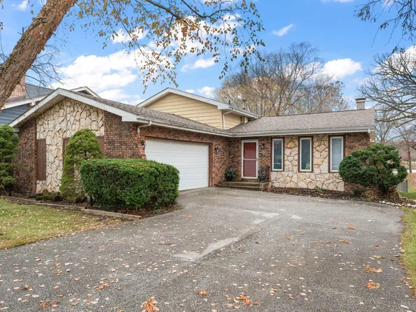 1586 Sunnyslope Dr, Crown Point, IN 46307