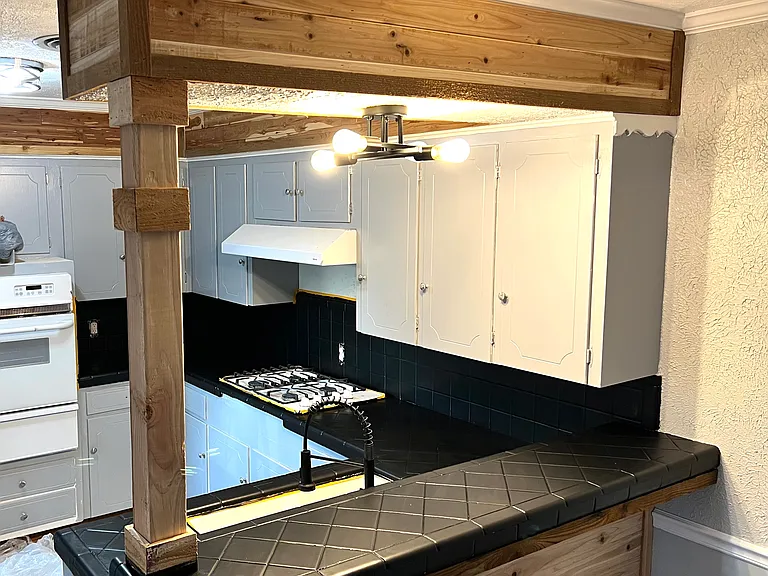 1711 N Pl — Photo 3