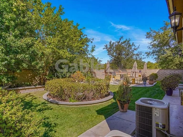 26155 Lone Rock Ct — Photo 22