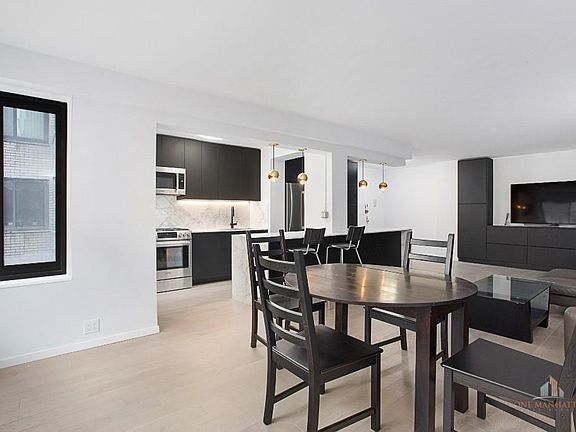 3rd image of 10 E End Ave APT 7E