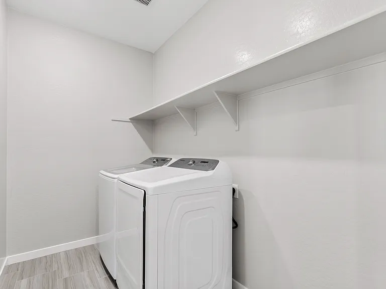 1154 E Thompson Way — Photo 26