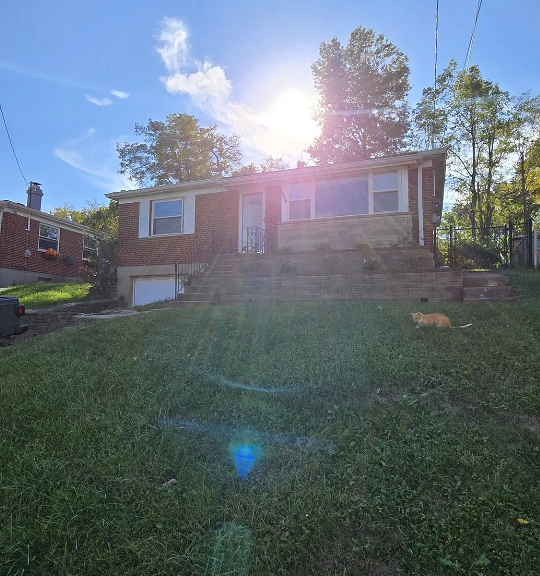 3 bed, 992 sqft, $1,600 — Photo 3