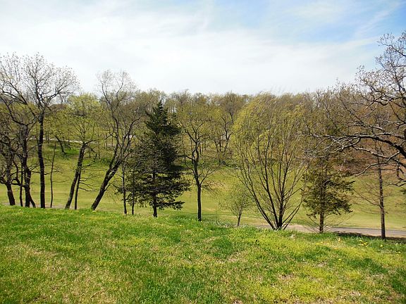 3rd image of 1221 Golf Dr