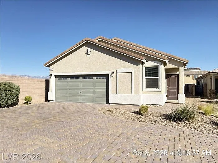 4 bed, 2.0 bath, 1494 sqft, $2,100 — Photo 1