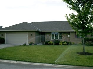 2224 Mary Ln, Neenah, WI 54956