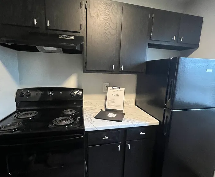 2618 Crisnic Ct — Photo 2