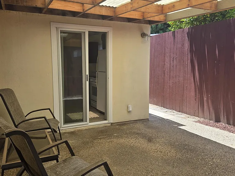 411 2nd St — Photo 27