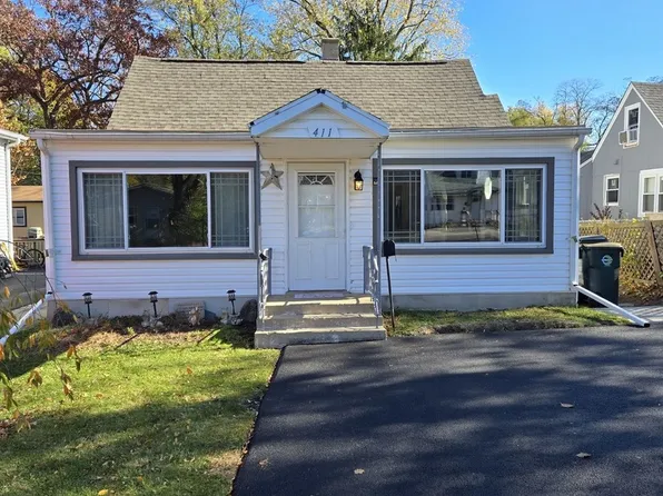 411 Bellevue Dr, Round Lake Park, IL 60073