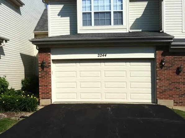 2244 Seaver Ln, Hoffman Estates, IL 60169