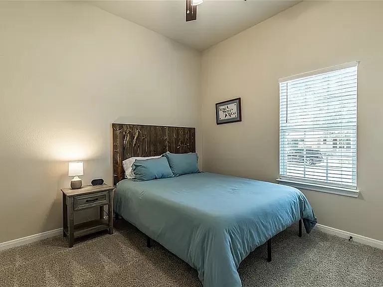 1121 Brook Ave — Photo 15
