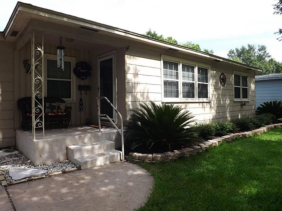 1st image of 1507 W Houston Dr
