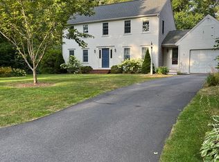 8 Bottom Ln, Sandwich, MA 02563