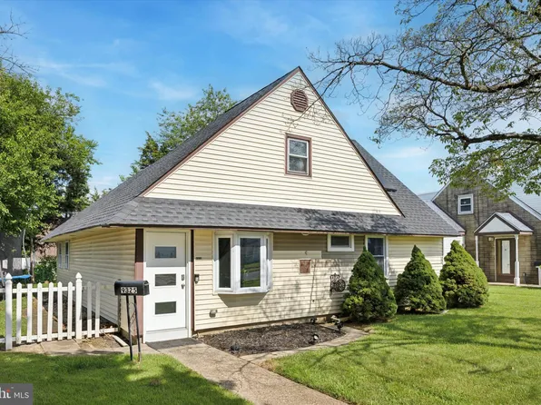 9325 Andover Rd, Philadelphia, PA 19114