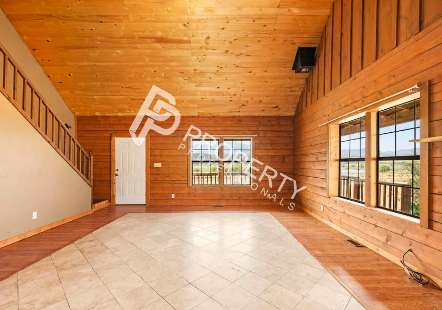 Log Cabin in Parachute — Photo 4