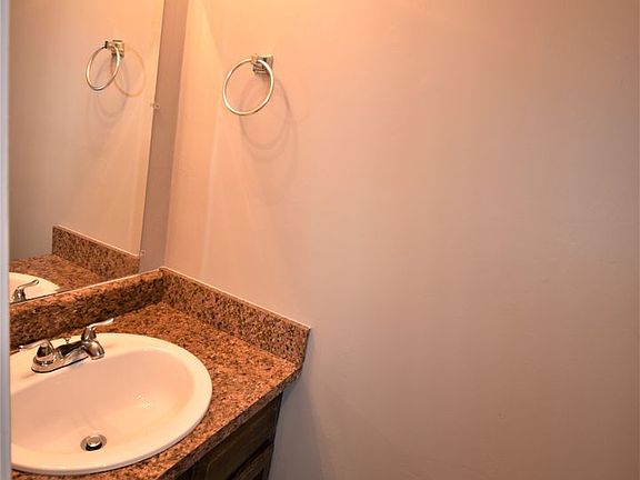 3rd image of 103 Kingsbury Ct #103A