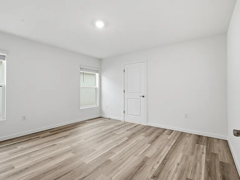 3059 NE 20th Ter — Photo 11