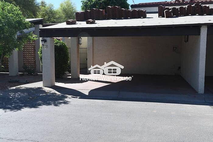 1st image of 15 E Loma Ln
