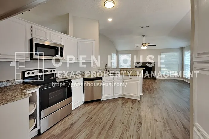 2222 Edinburgh St — Photo 7