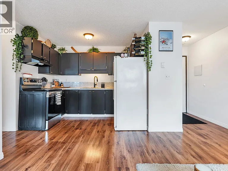 2055 Suffolk Ave #30 — Photo 1