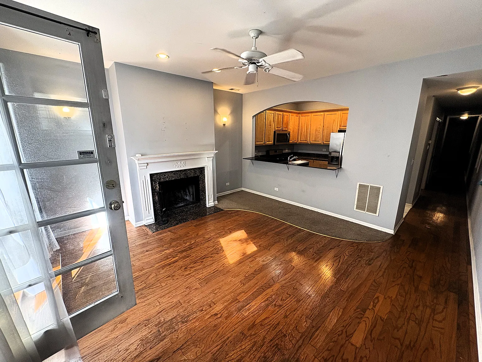 2 bed, 1000 sqft, $2,800 — Photo 3