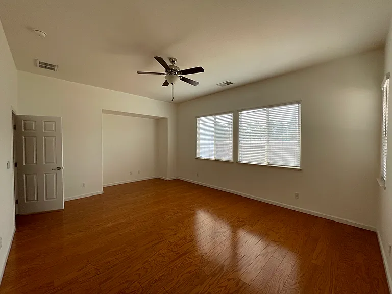 7300 Elvora Way — Photo 11