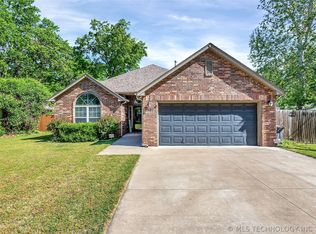 2121 E 59th St, Tulsa, OK 74105