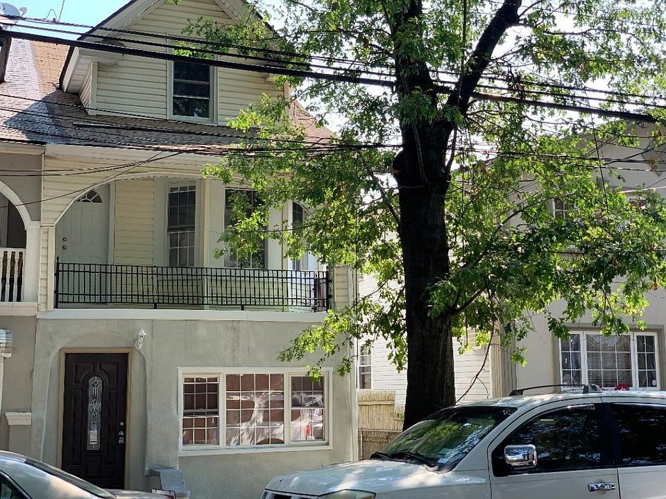 1st image of 10961 153rd St