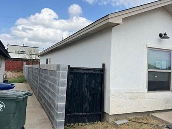3rd image of 1416 Riddle Dr