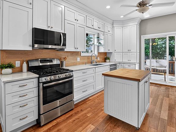 4th image of 135 N Hancock St