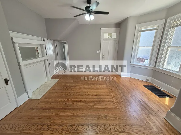 942 Columbia St #1 — Photo 4