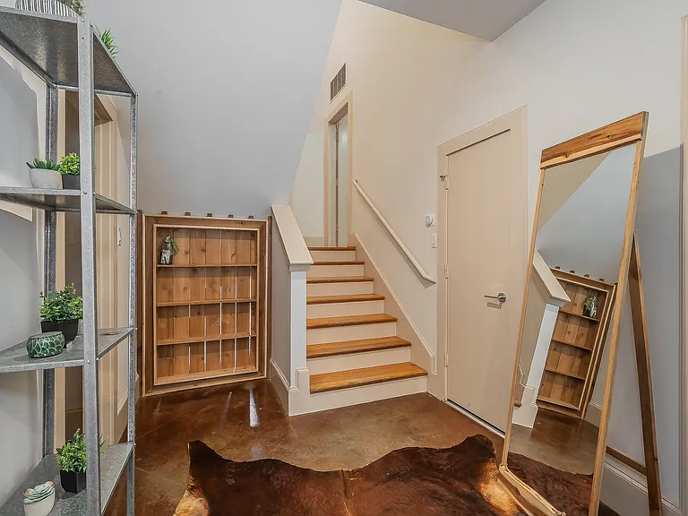 3911 Gilbert Ave #G — Photo 5