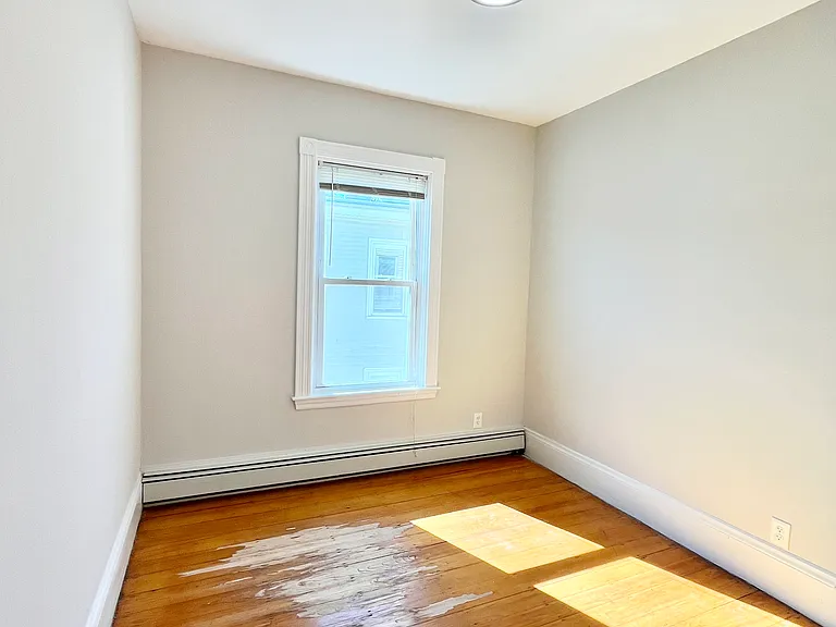 1 Folsom Ave — Photo 4