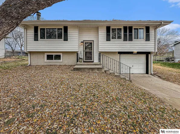 108 Concord Ave, Hickman, NE 68372