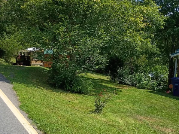 95 Eller Ford Rd, Weaverville, NC 28787