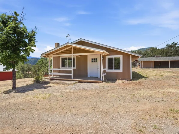 8960 N Applegate Rd, Grants Pass, OR 97527