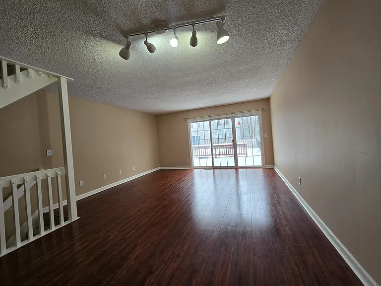 2102 Coleman Dr — Photo 9