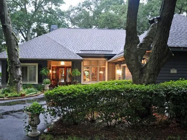 63 Old Fort Dr, Hilton Head Island, SC 29926