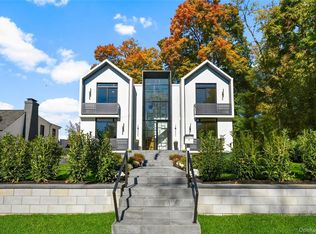 2164 Boston Post Rd, Larchmont, NY 10538