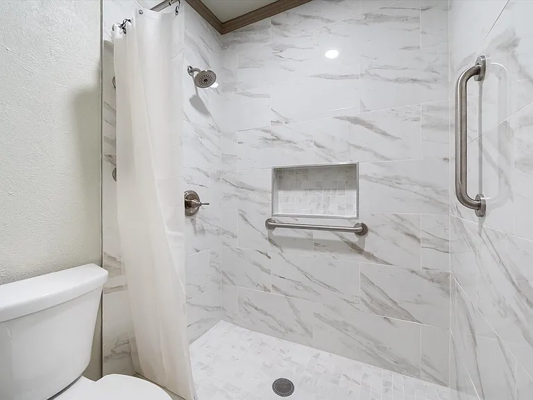 3008 Lafayette St — Photo 20