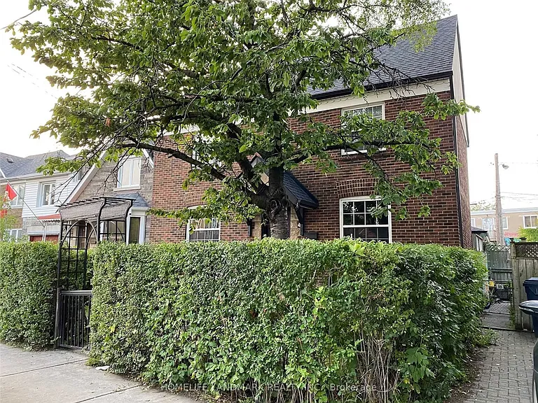 4 Sully Cres #UPPER — Photo 1