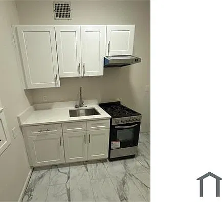 28 Robin St #2