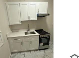 28 Robin St APT 2, Albany, NY 12206