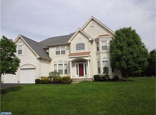 121 Charles St, Somerset, NJ 08873