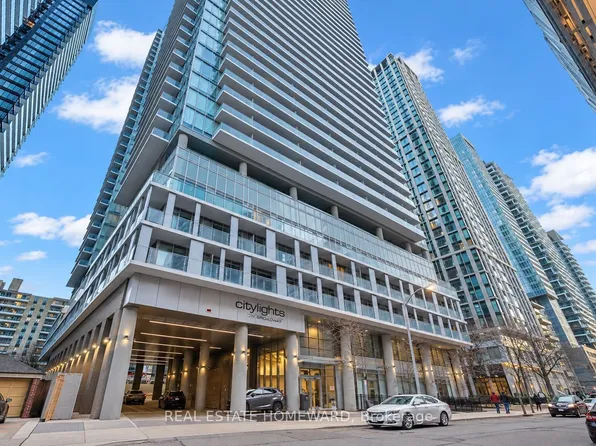 99 Broadway Ave, Toronto, ON