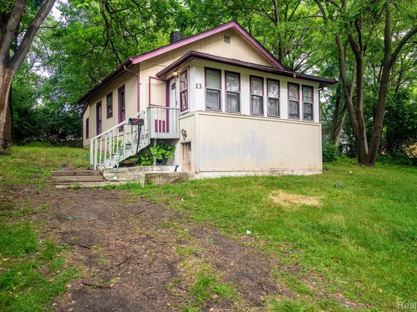13 McNeil St, Pontiac, MI 48342