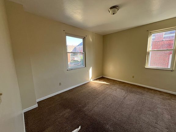 5th image of 3328 Ward St #2