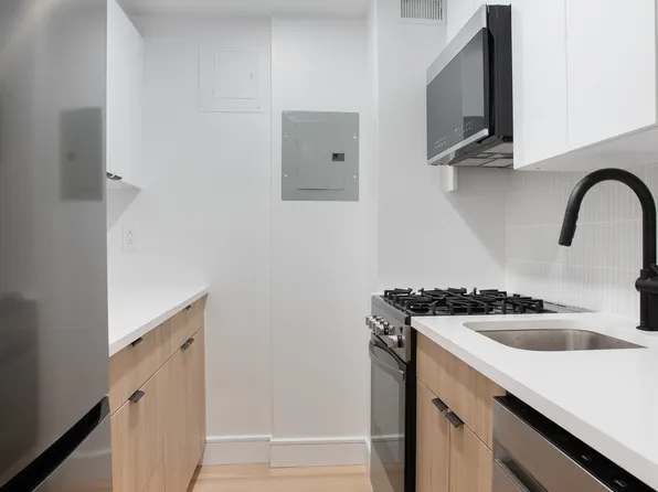 200 East 27th Street image 3 of 6