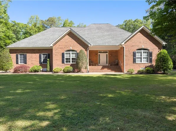 7845 Riverwatch Dr, Gloucester, VA 23061