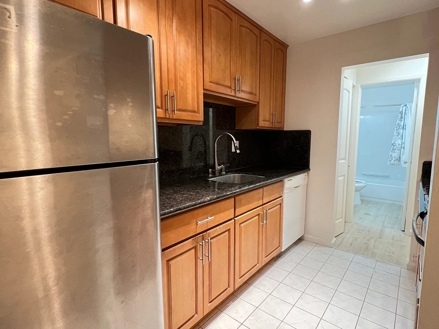 1 bed, 720 sqft, $3,000 — Photo 4