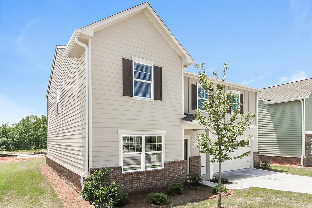 4 bed, 2.5 bath, 2401 sqft, $2,315 — Photo 4